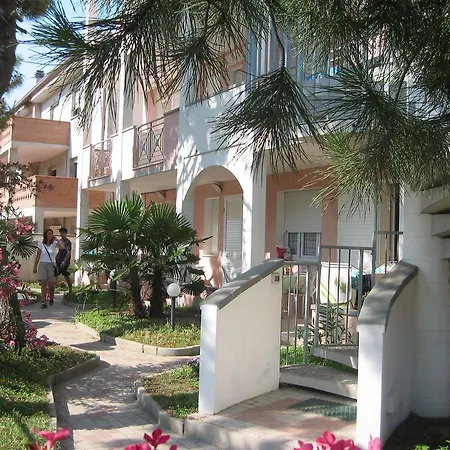 Belvilla By Oyo Lido Estensi Trilo Doria 公寓